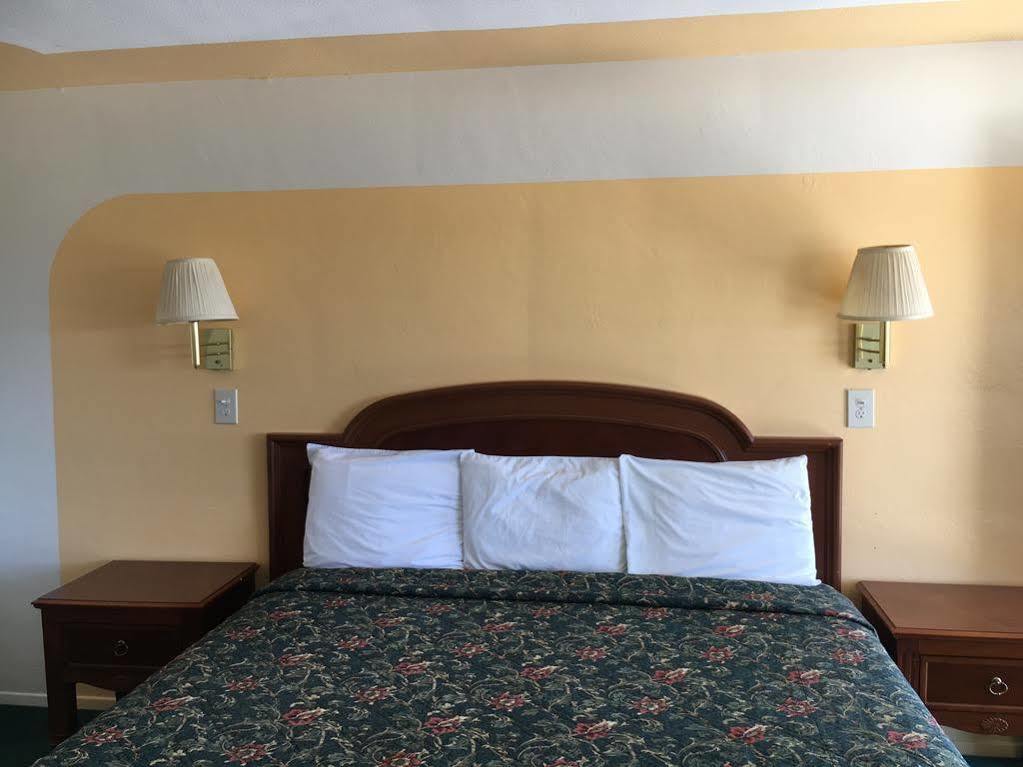 兰布林玫瑰汽车旅馆 金曼 外观 照片